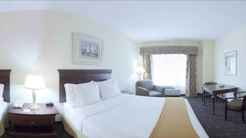 Holiday Inn Express Pearland By Ihg Exterior photo